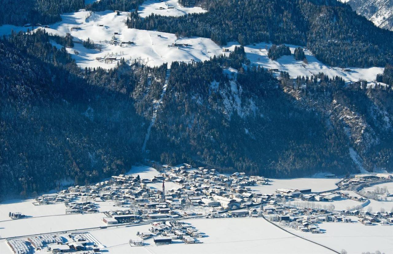 Lodge Schoenfeld Schlitters Luaran gambar