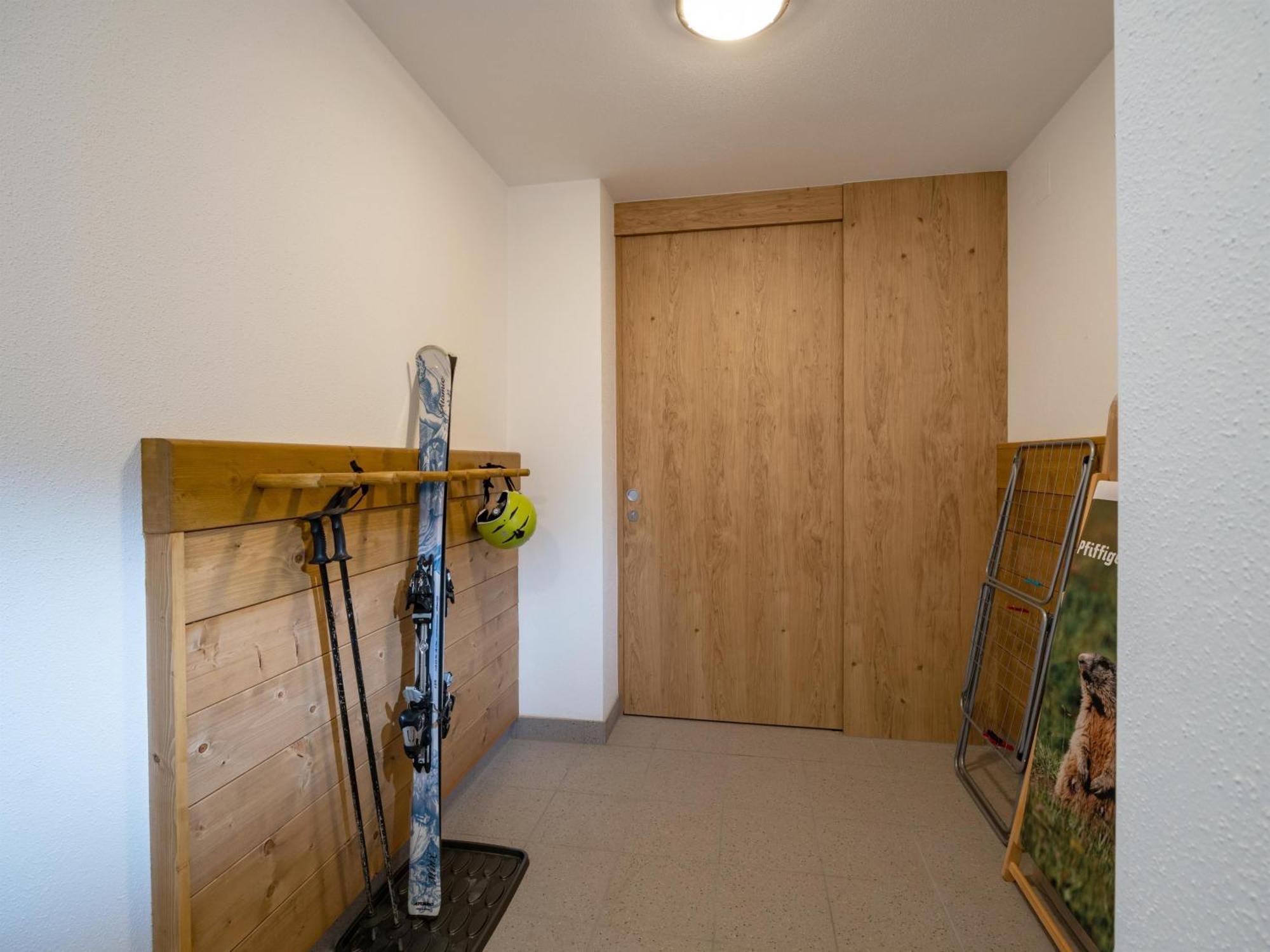 Lodge Schoenfeld Schlitters Luaran gambar